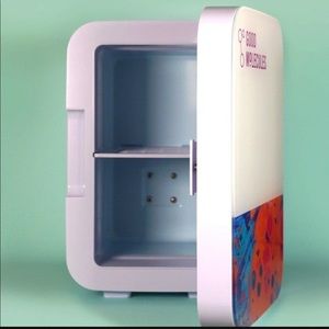 MINI COSMETIC FRIDGE